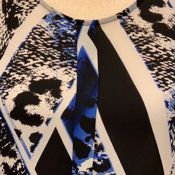 106. NY. Collection Top - Picture 3 of 12